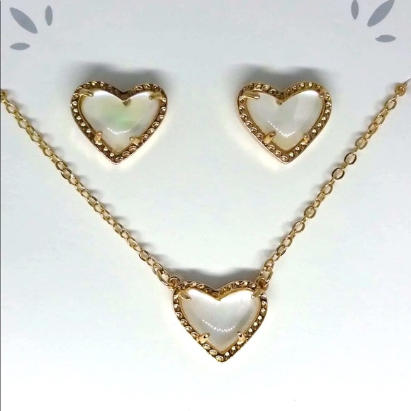 Gold with Mother of pearl  Necklace & Earring S… - Picture 4 of 4